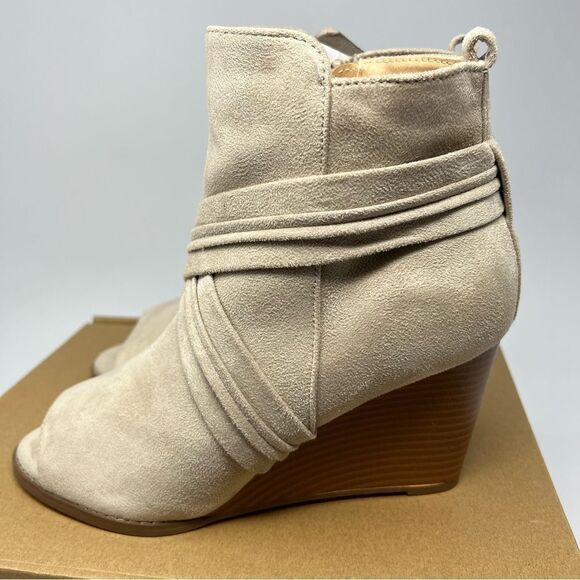 Journee Sabeena Bootie - Picture 5 of 9